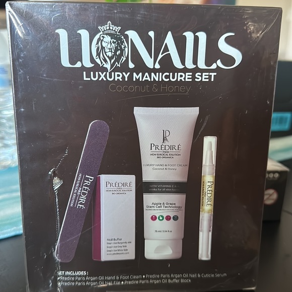 Luxury Manicure Kit Coconut And Honey Hydrates And Brightens Set - Picture 5 of 6